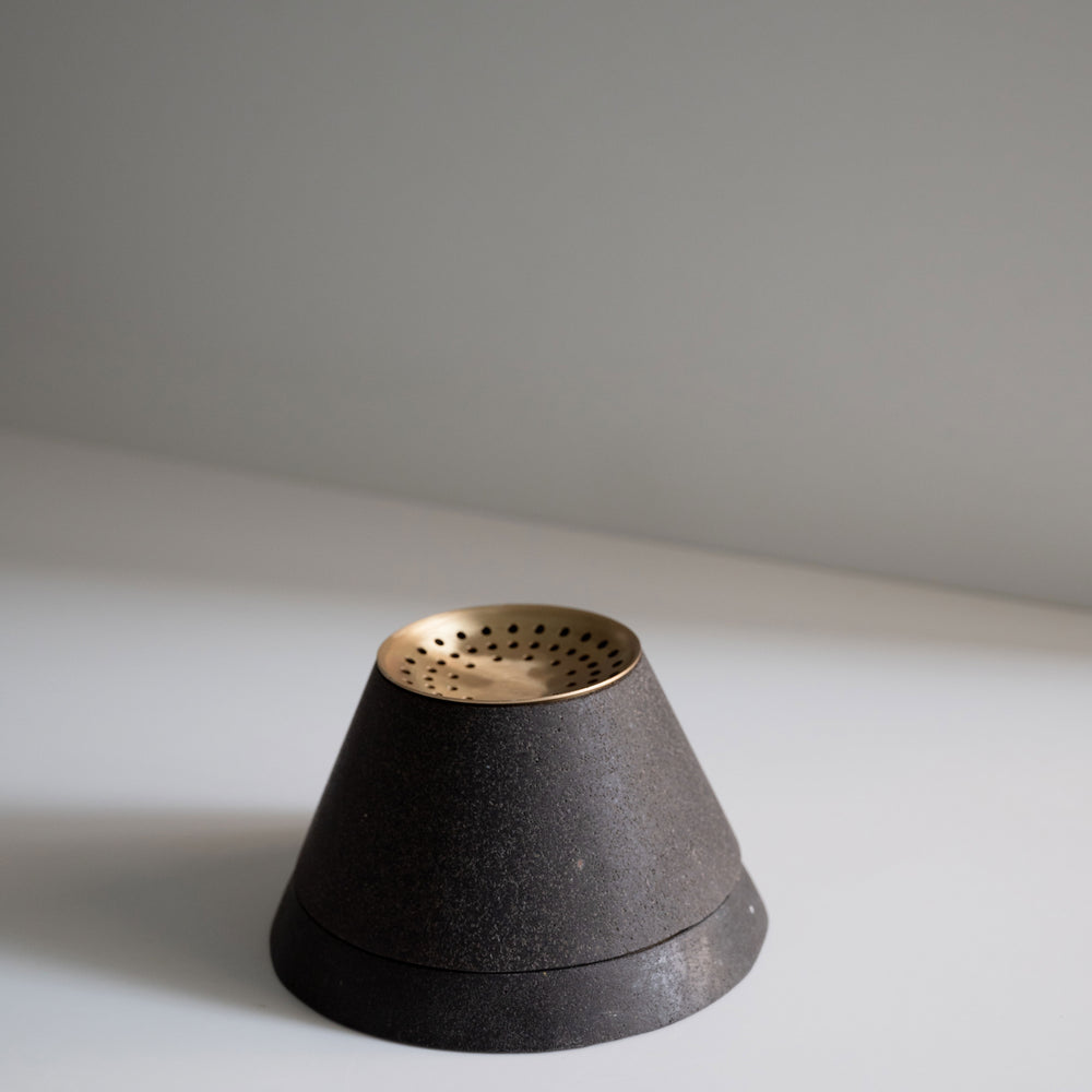 
                      
                        46 - Harrat, Basalt Scent Diffuser & Incense Burner
                      
                    